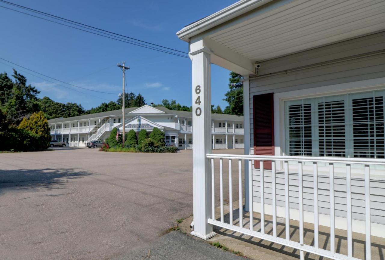 Hamilton Village Inn North Kingstown Exterior photo